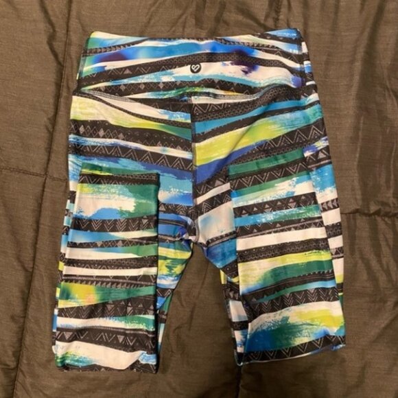 Silver Icing Small Exclusive Crops - Lot of 2 - Picture 5 of 7